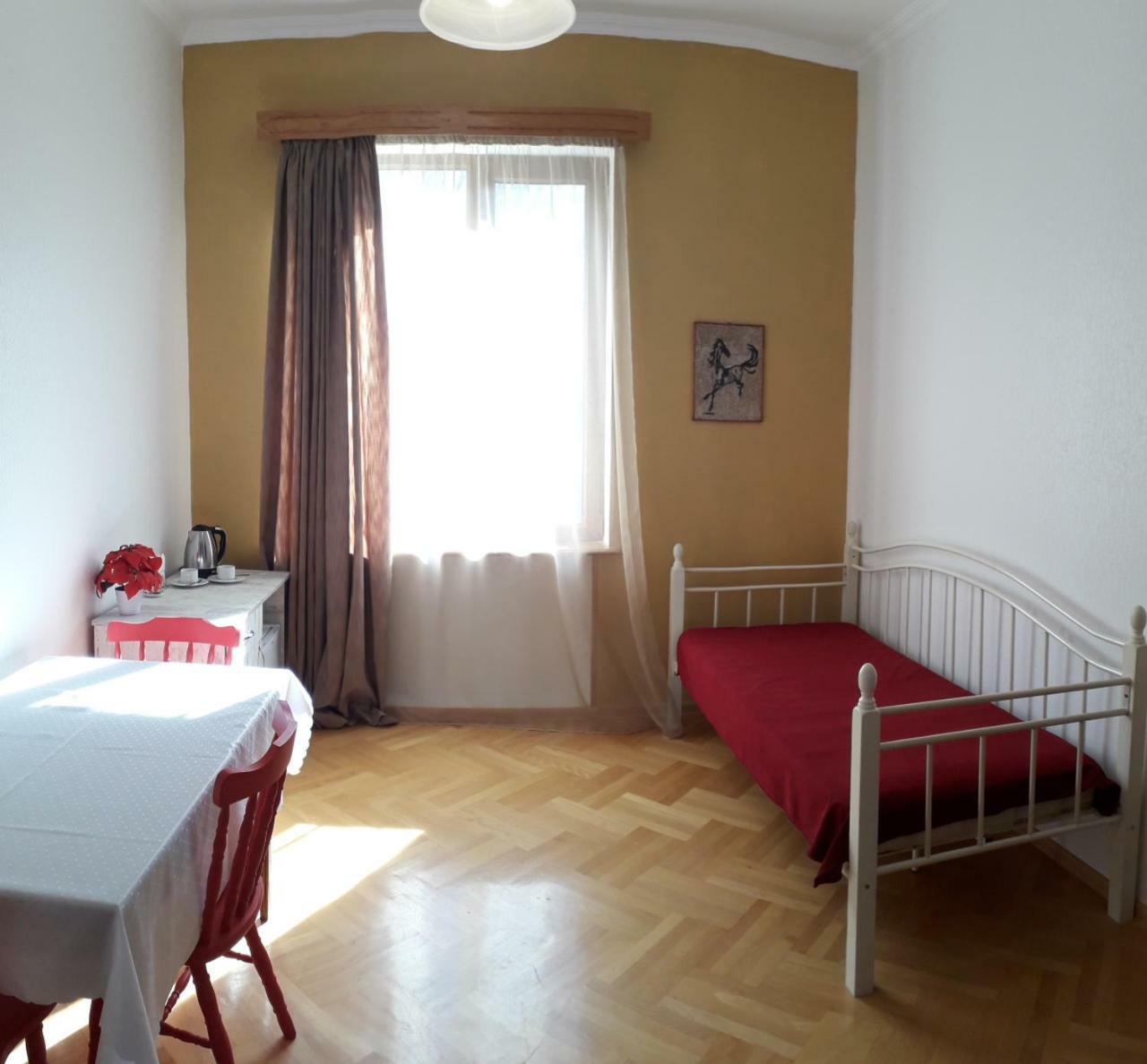 Omsi House Otel Telavi Dış mekan fotoğraf